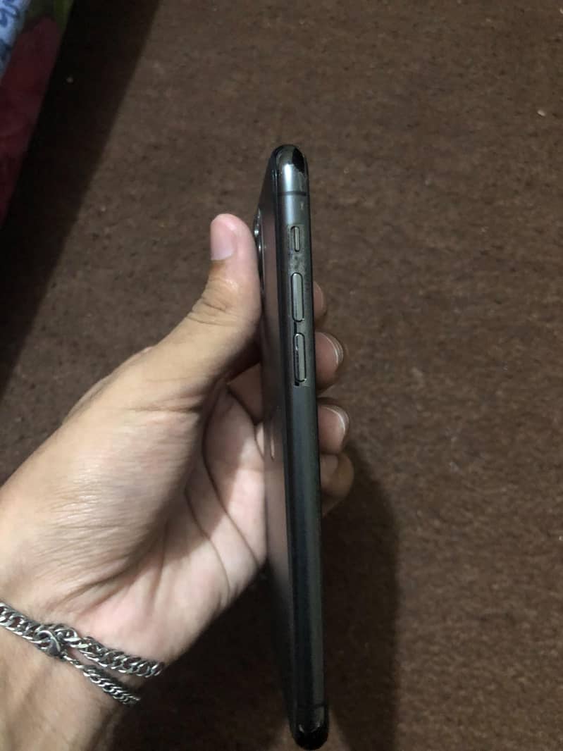 Apple iPhone 11 5