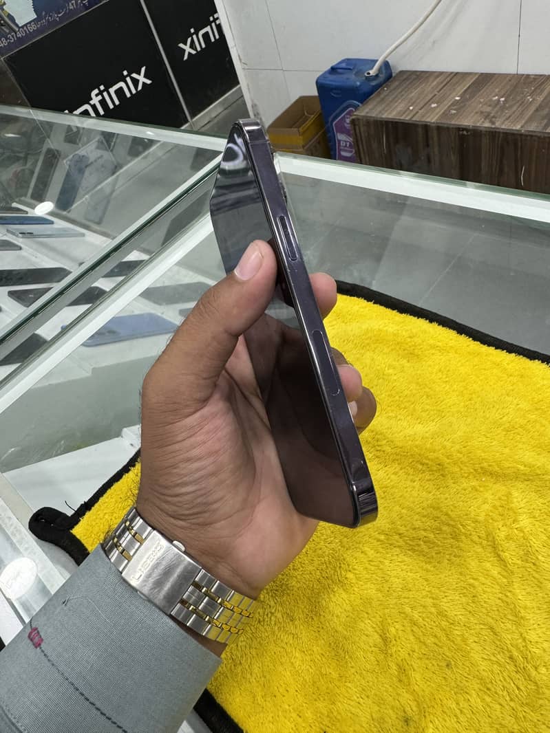iPhone 14 Pro Max 2