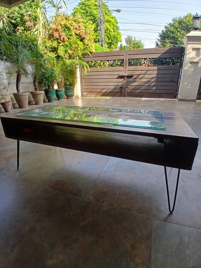 Wooden table / solid wood 1