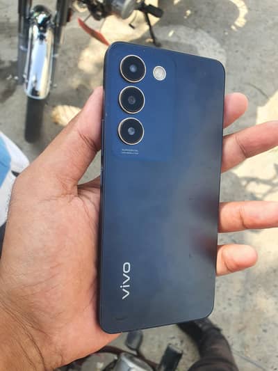 vivo y100