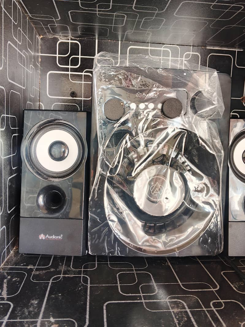 Boofer speaker 1