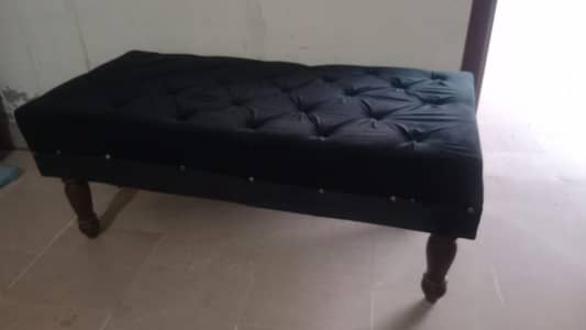4 Seater' One Seater (2) and Two- Seater(1)