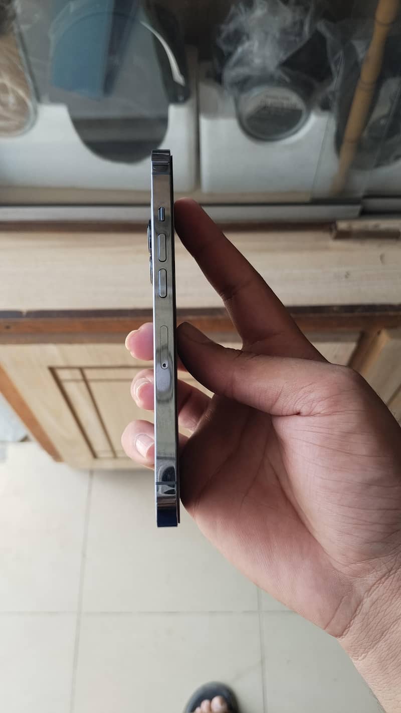 Apple iPhone 13 Pro 2