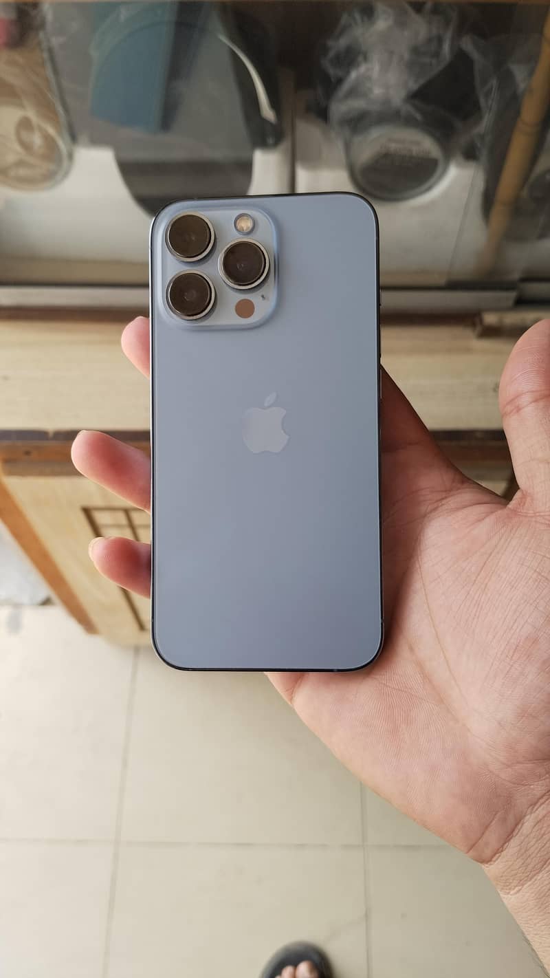 Apple iPhone 13 Pro 3