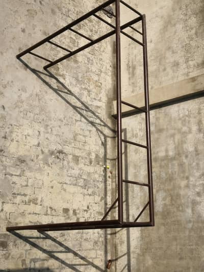 Iron monkey bar
