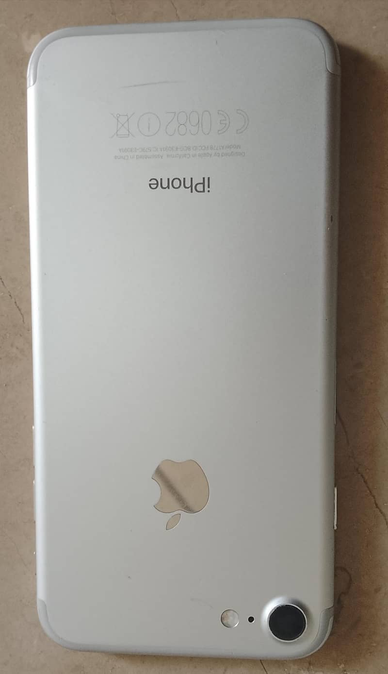 Apple iPhone 7 0