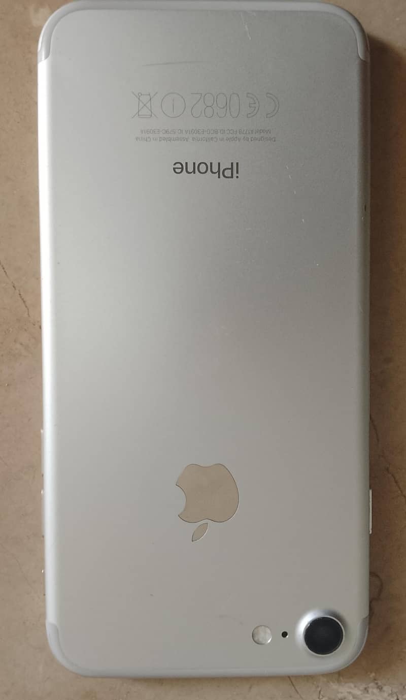Apple iPhone 7 3