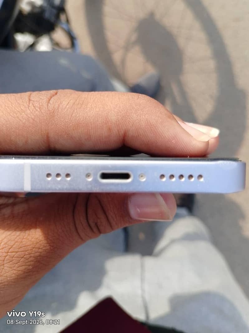Apple iPhone 14 4