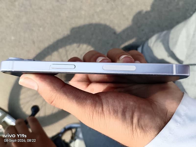 Apple iPhone 14 7