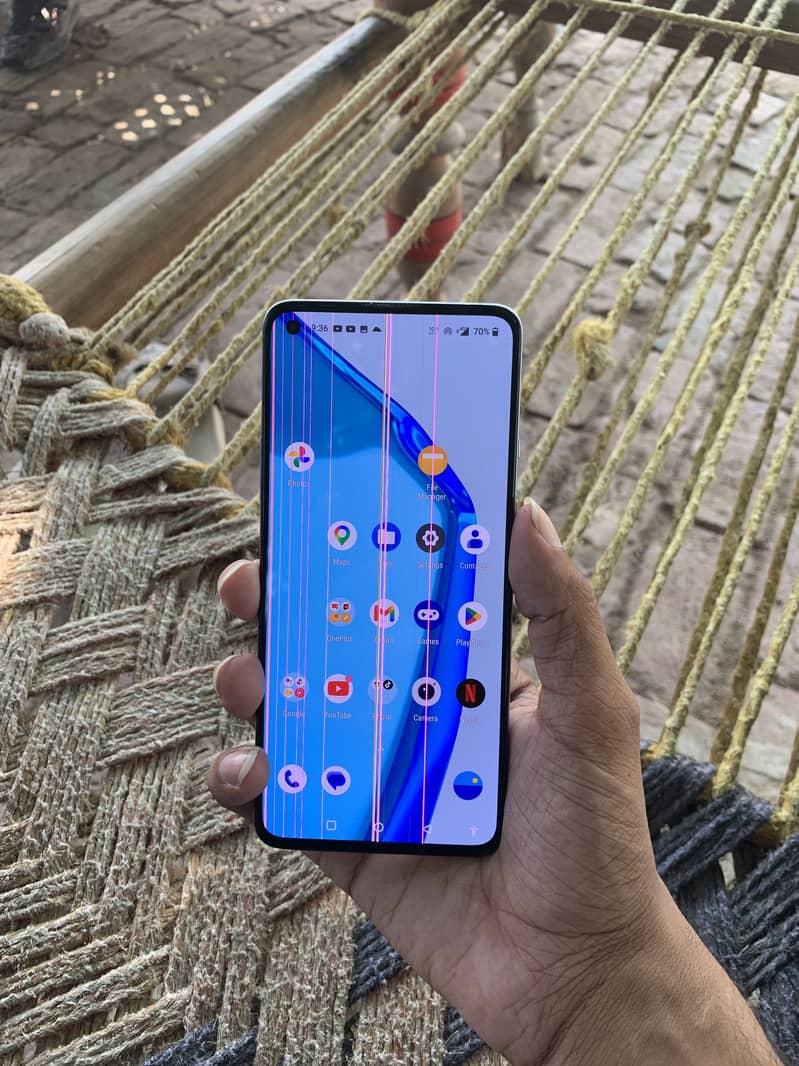 One Plus 9R 1