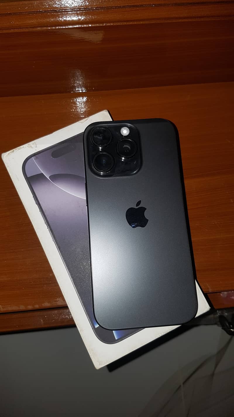 Apple iPhone 16 Pro 0