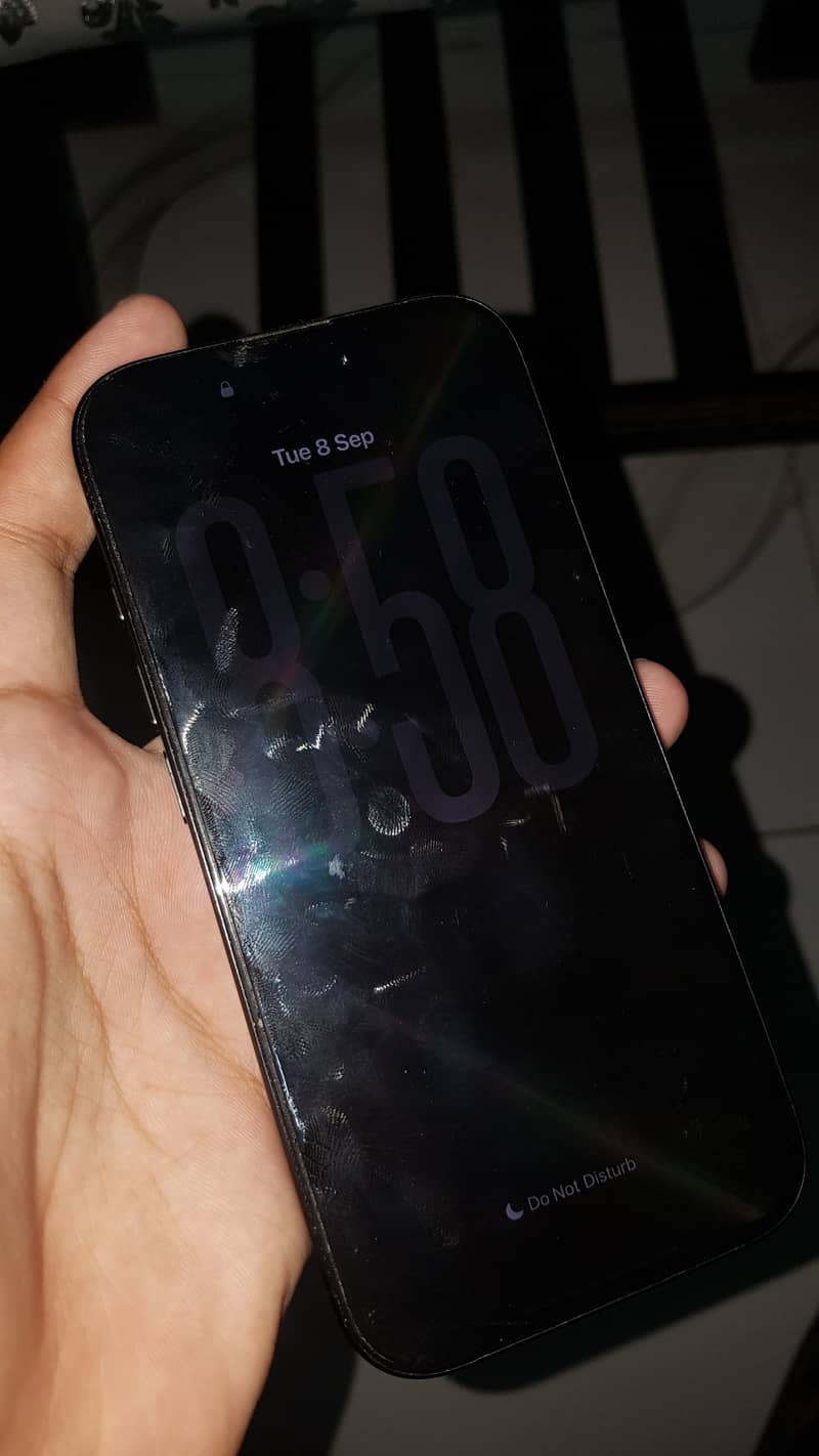 Apple iPhone 16 Pro 7