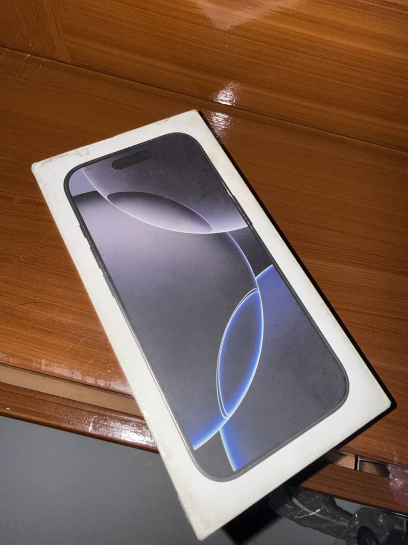 Apple iPhone 16 Pro 8