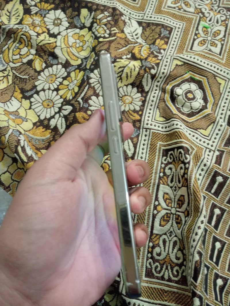 Infinix Note 40 4