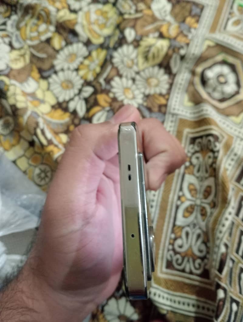 Infinix Note 40 5