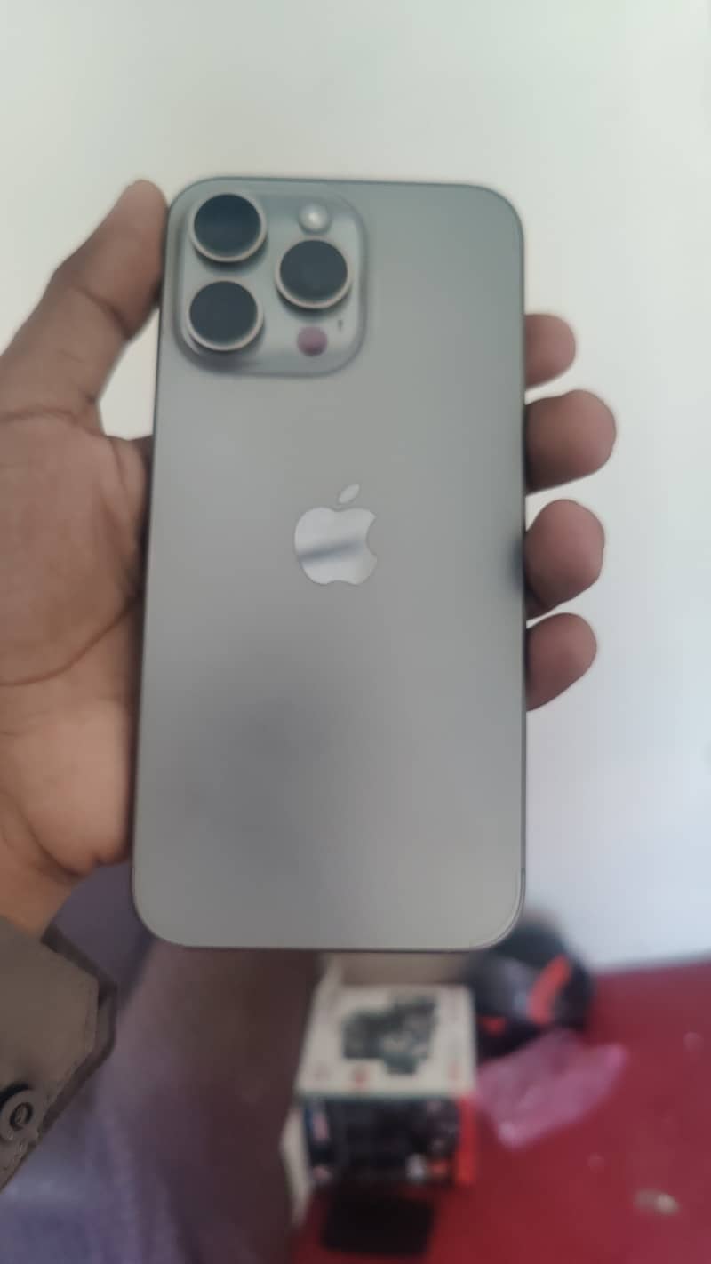 Apple iPhone 15 Pro Max 1