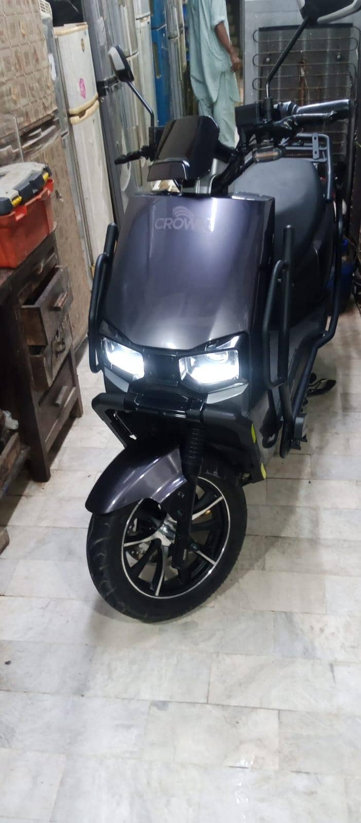 Crown Electric Mobility Model Flash 0