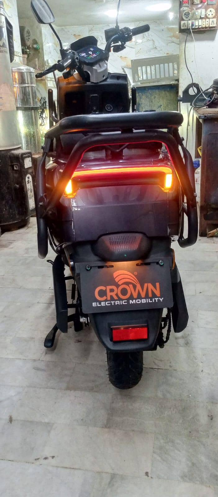 Crown Electric Mobility Model Flash 2