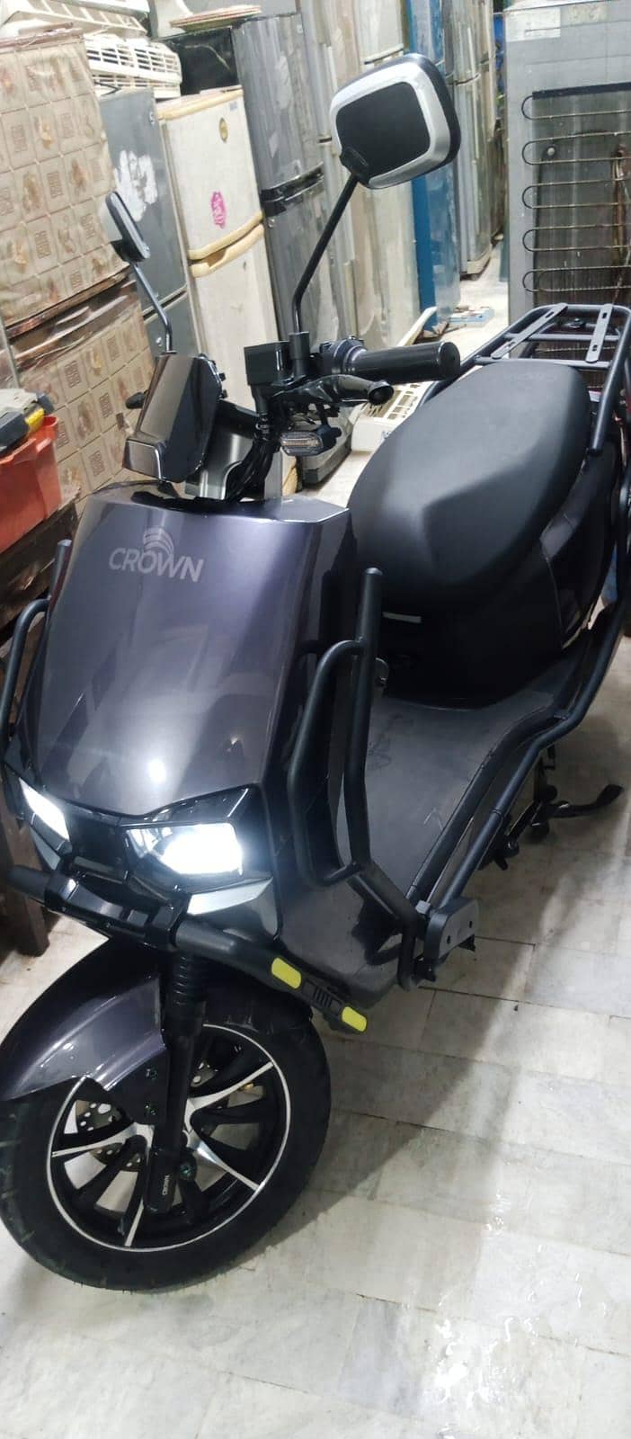 Crown Electric Mobility Model Flash 8