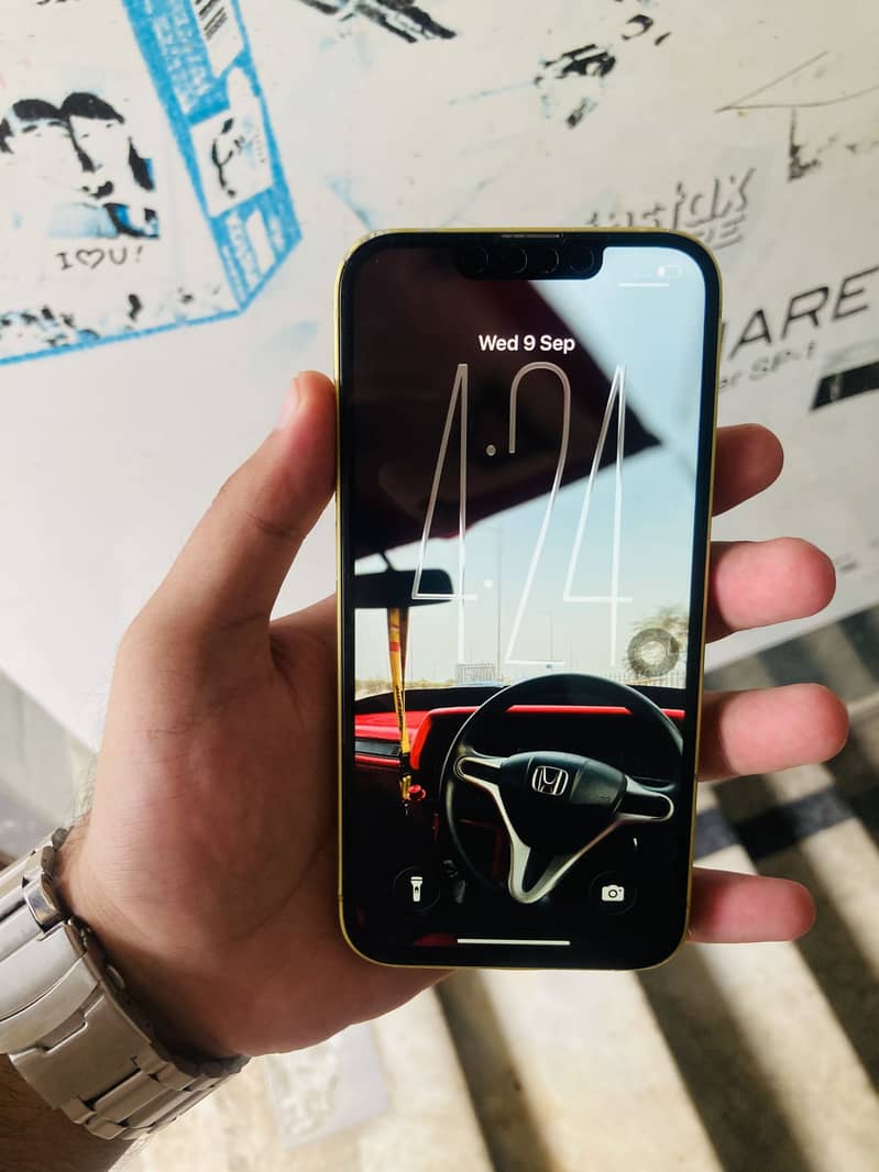 Apple iPhone 14 4