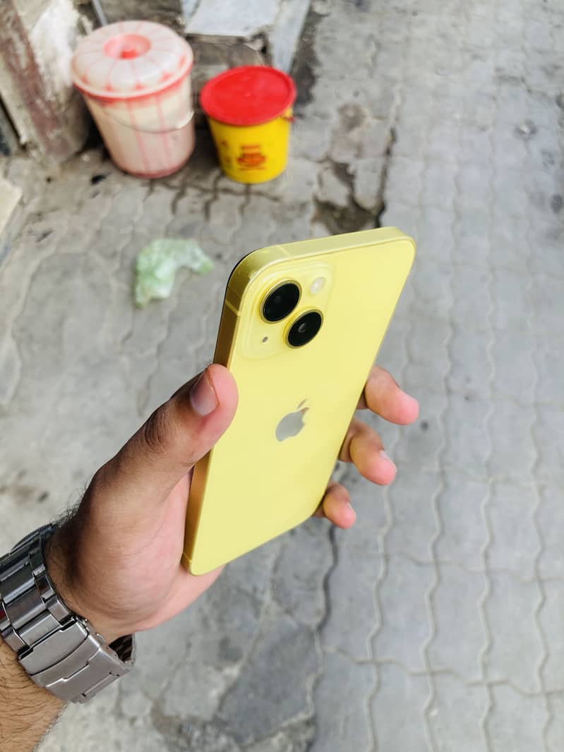 Apple iPhone 14 5