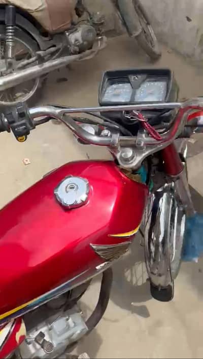 Honda 125 urgent for sale 03277517010 WhatsApp