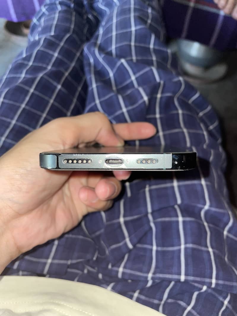 Apple iPhone 13 Pro Max 3
