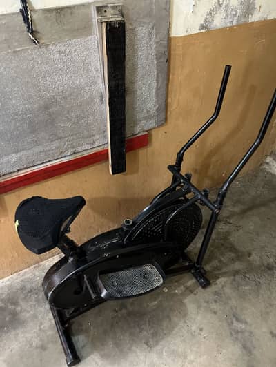 Exercise Cross Trainer / Elliptical Machine – Rs. 25,000