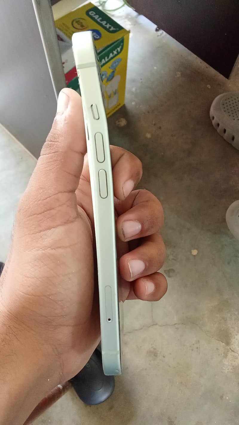 Apple iPhone 15 3