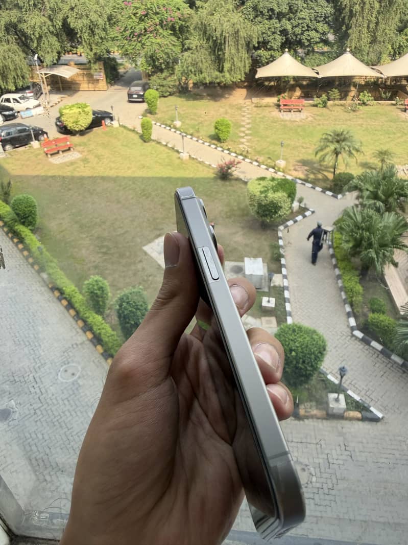 iPhone 15 Pro 256 2