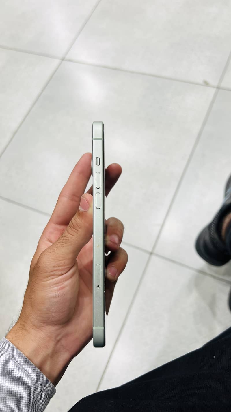 Iphone 15 plus MDM 4