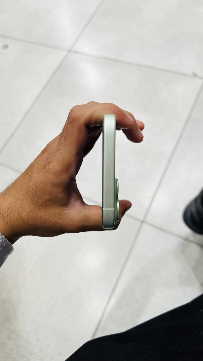 Iphone 15 plus MDM 5