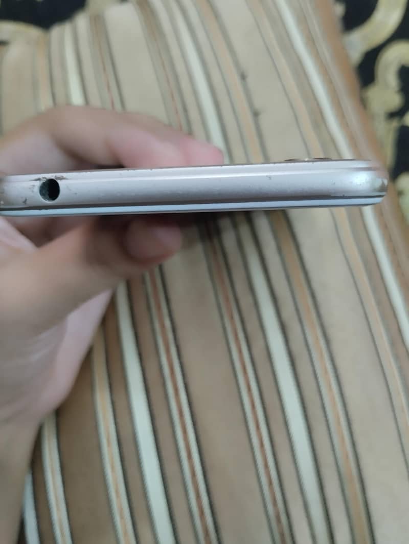 OPPO A37 1