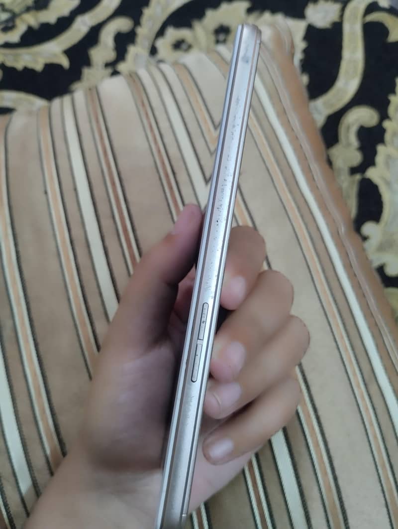 OPPO A37 2