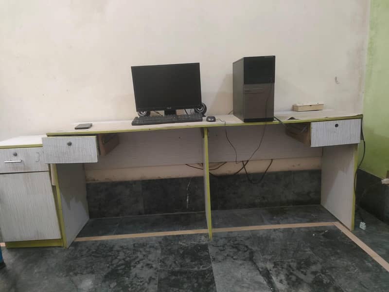 computer table 1