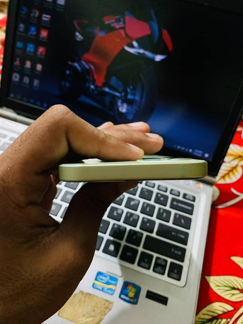 Apple iPhone 12 1