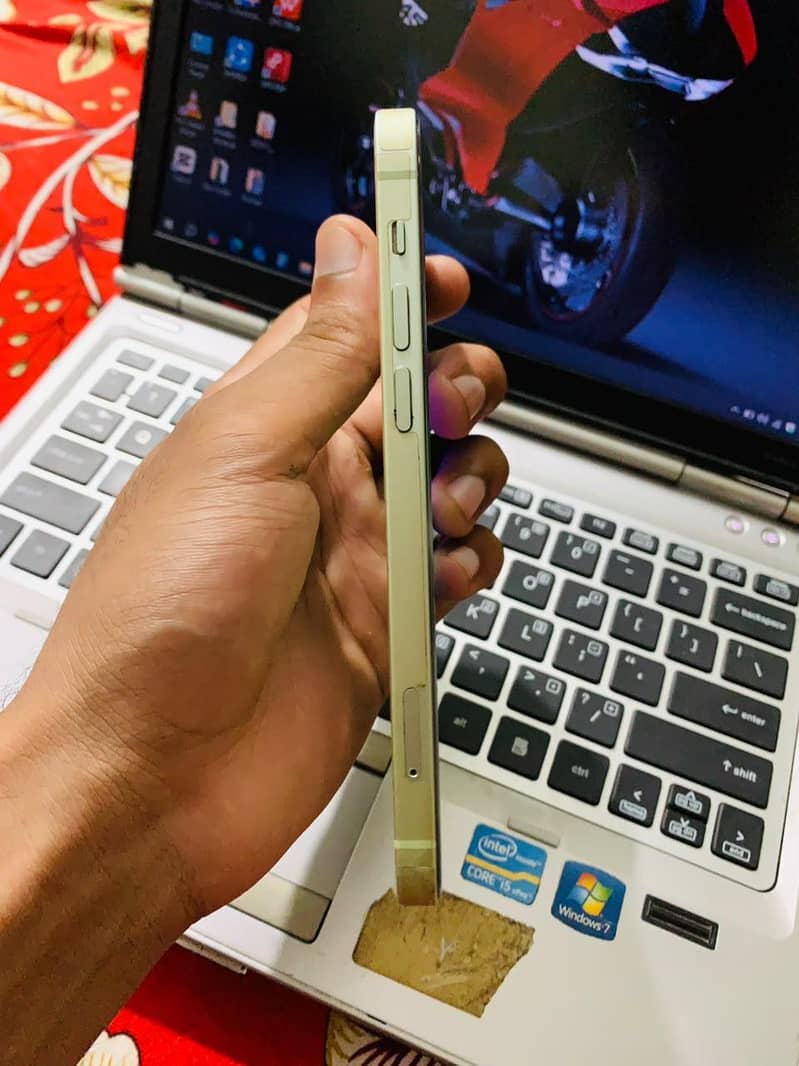 Apple iPhone 12 2