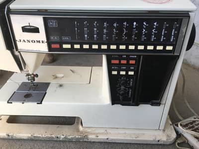 janome sewing machine  condition 10 by 8 with all accessories