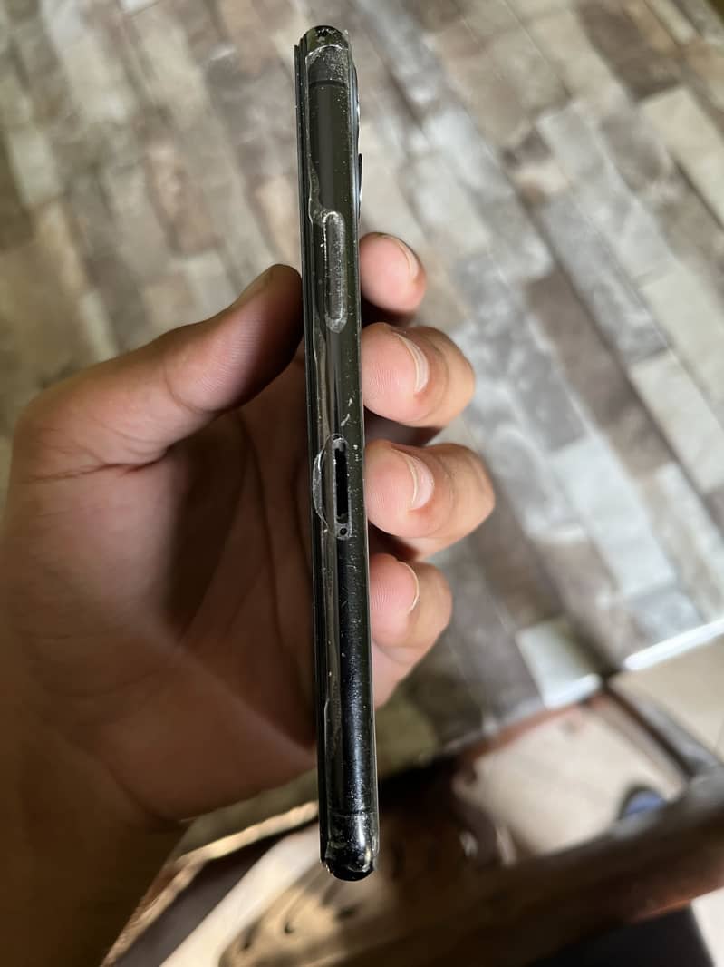 Apple iPhone 11 Pro 3