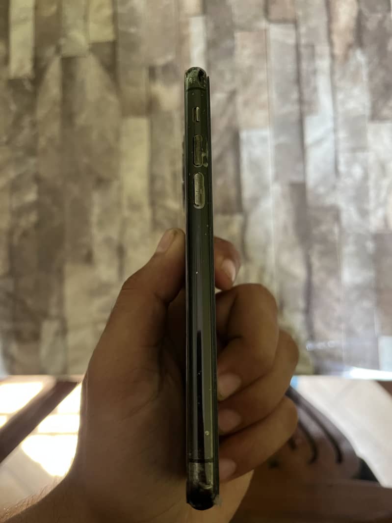 Apple iPhone 11 Pro 7
