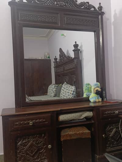 dressing table and side tables