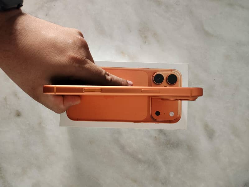 Apple iPhone 17 Pro Max 6