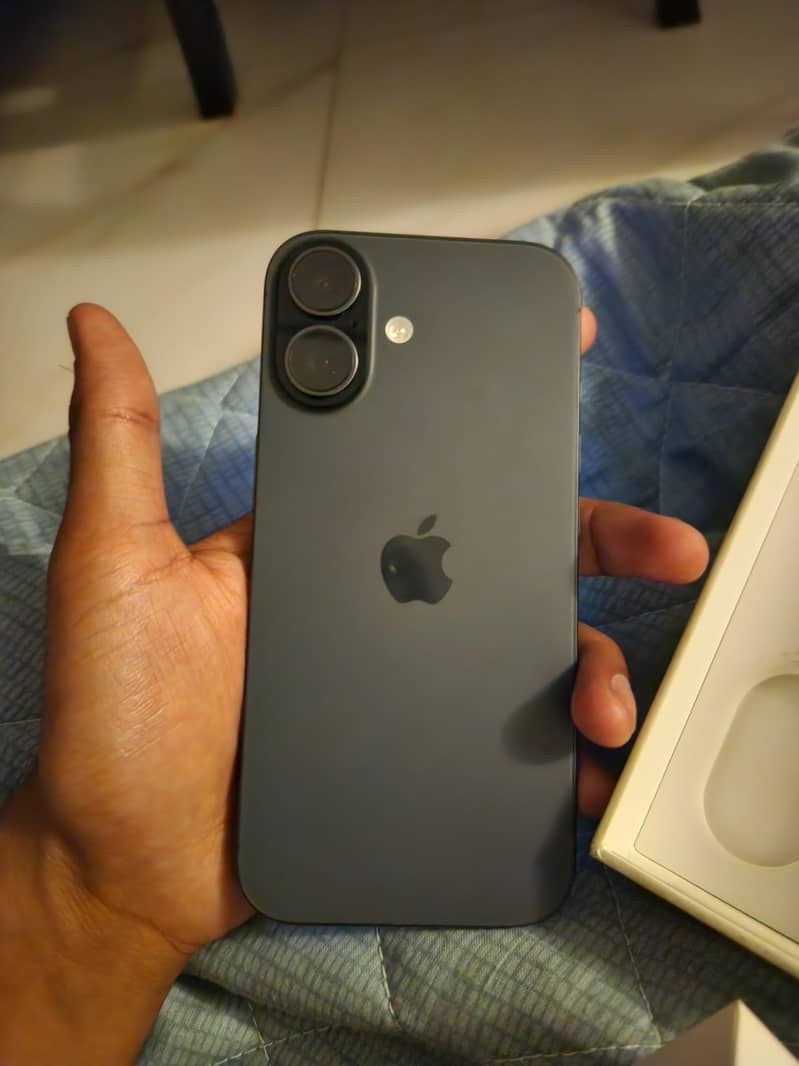Apple iPhone 17 11