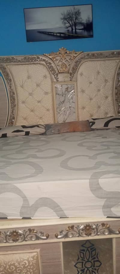 full bed room set good condition available for sale