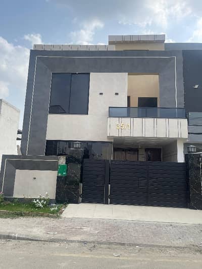 5 Marla Elegant Newly Built House Available in Eastern Extension