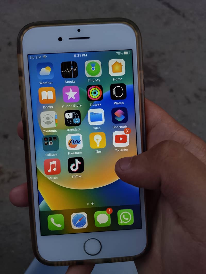 Apple iPhone 8 1
