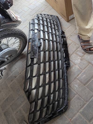 Haval GWM H6 Grill + HEAD LIGHT minnor touch bilkul