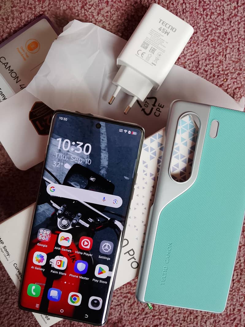 Tecno CAMON 40 Pro 1