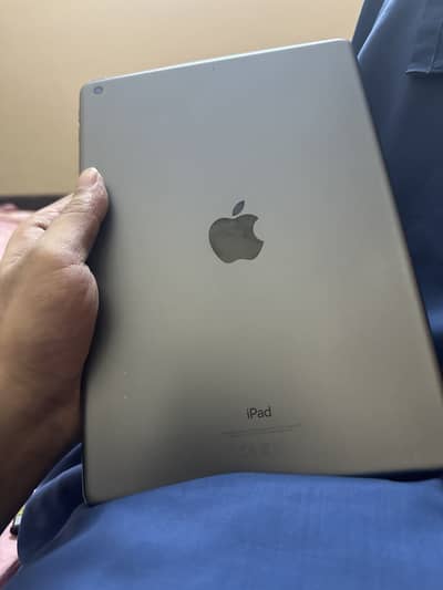 APPLE 9th generation IPAD WITH BOX ONLY