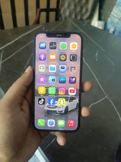 Apple iPhone 12